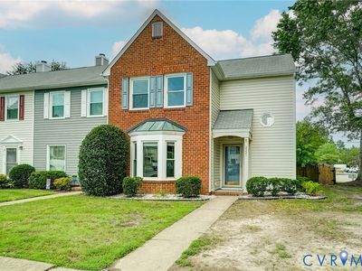 2221 High Bush Cir