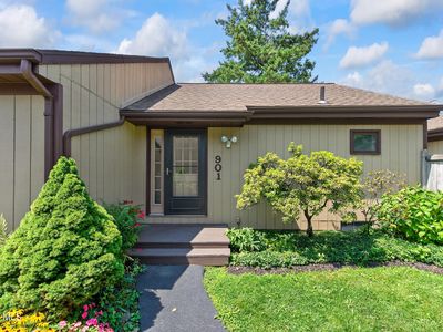 901 Huntington Court