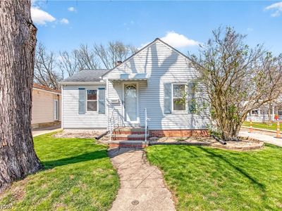 Property at 10004 Manoa Ave, Brooklyn, OH