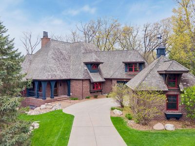 1610 Locust Hills Pl