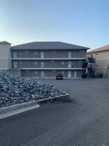 117 Lookout Pt APT B3