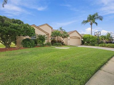 878 CENTERWOOD DRIVE