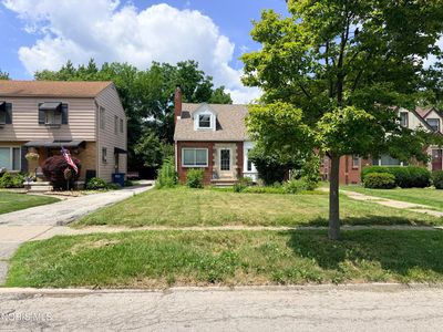 3927 Elmhurst Rd