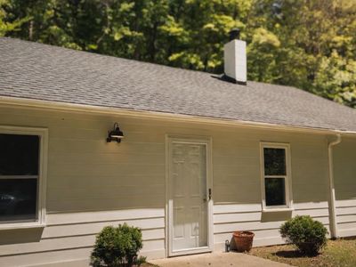 3189 James River Rd