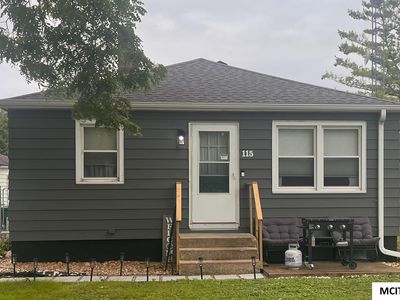 115 1st St N
