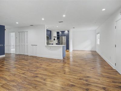 6815 Edgewater Dr APT 201