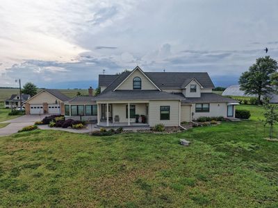 1689 N 240th Rd