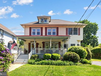37 10th Ave