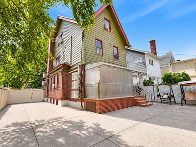 2821 Avenue N #1