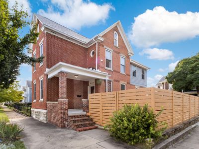 453 Siebert St