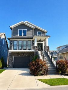 725 W 44th Ter