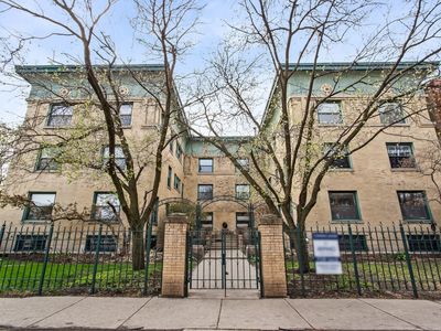 4404 N Paulina St APT 2C