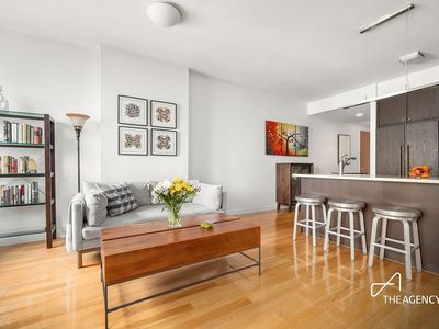 454 W 54th St APT 4F