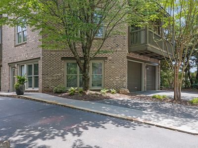 120 Green Oak Dr