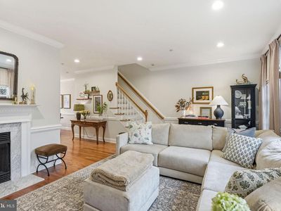 8 Washington Ave