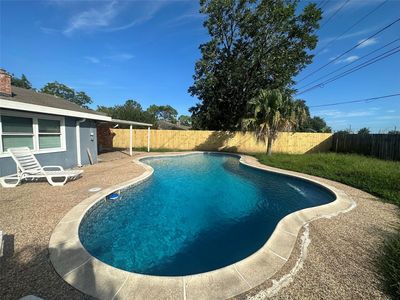 16610 La Avenida Dr