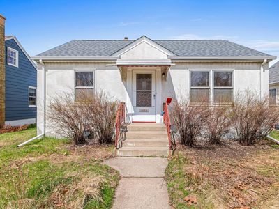 1075 Seminary Ave