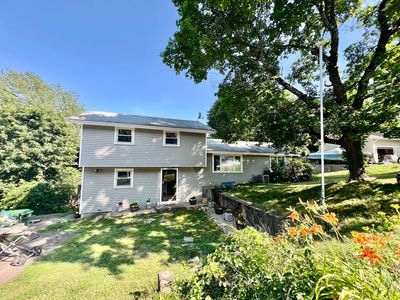 9 Champlain Dr