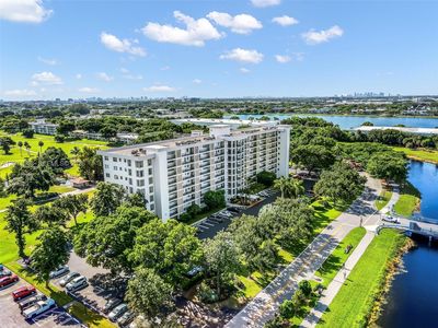 3300 N Palm Aire Dr APT 910