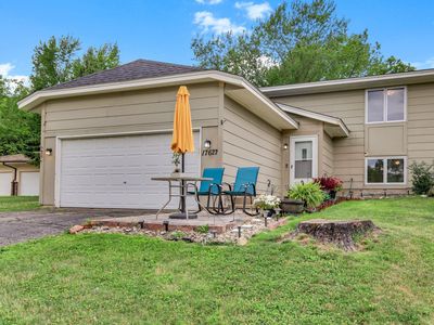 17627 Ionia Ct