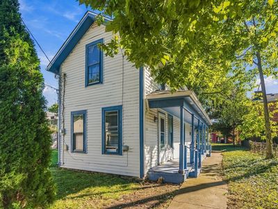 1017 Hunter Ave