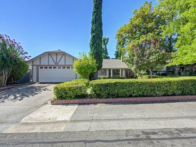 7424 Pimienta Dr
