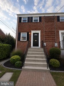 115 S Iris St