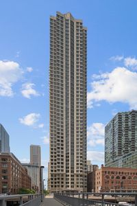 440 N Wabash Ave APT 4905