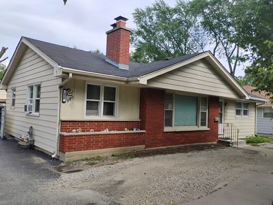 234 N Butterfield Rd