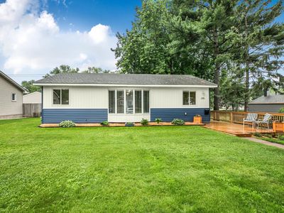 410 57th Pl NE