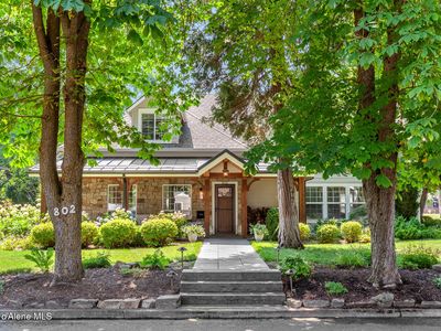 802 E Elm Ave