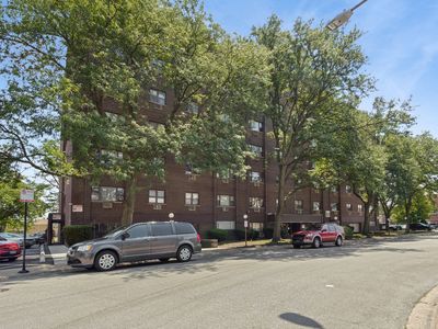 4600 N Cumberland Ave Unit 205