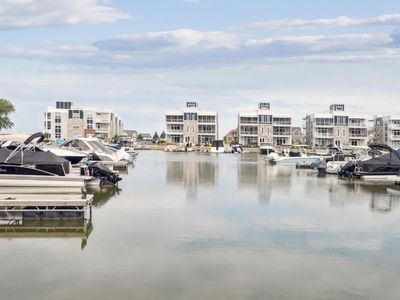 2610 S Waterside Ct #532