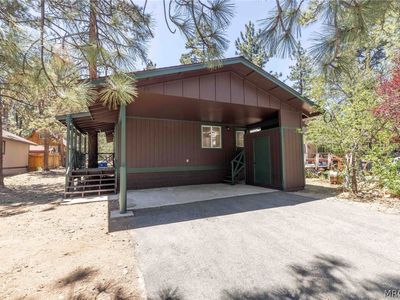 448 Victoria Ln