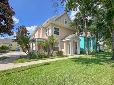 5000 Mangrove Aly APT 104