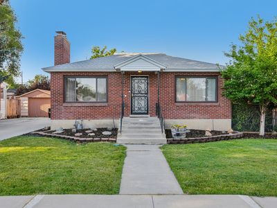 718 E Elgin Ave