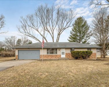 8420 Bobolink Dr