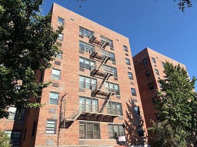 515 E 7th St APT 1M