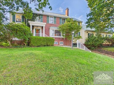 1008 Henry St
