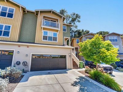 912 Lundy Ln