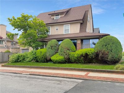 3829 Beach 38th St