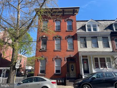 719 W Market St