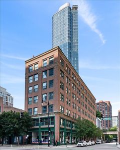 900 S Wabash Ave APT 303