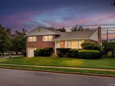 Property at 7 Barby Lane, Plainview, NY