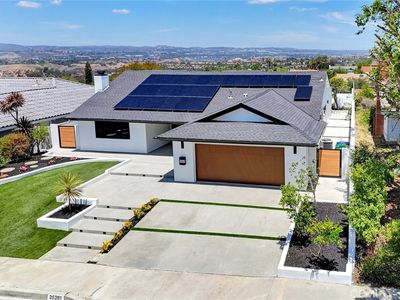 25281 Via De Anza