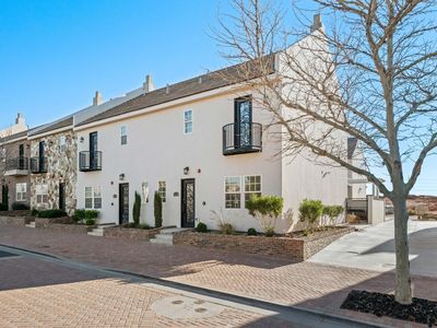 4281 W Canterbury Rd