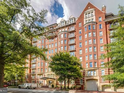 4821 Montgomery Ln APT 1002