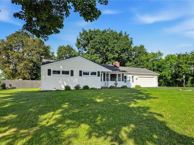 418 E Locust St