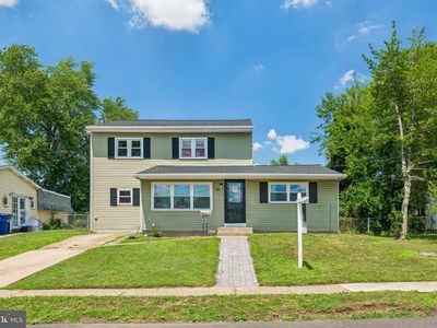 35 Indian Queen Ln