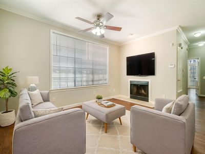 2300 Leon St APT 101